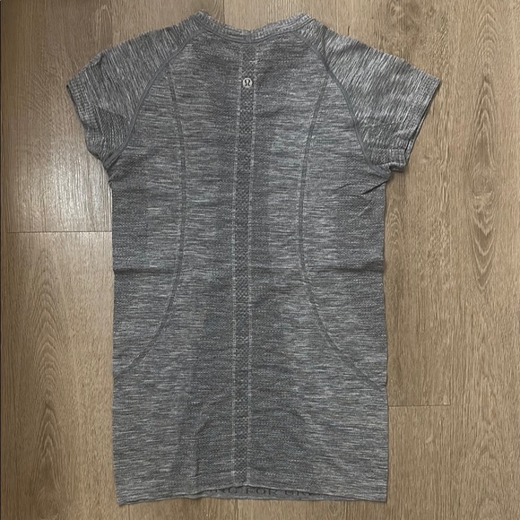 Lululemon Swifty Tech Short Sleeve Hip Length - Picture 3 of 3